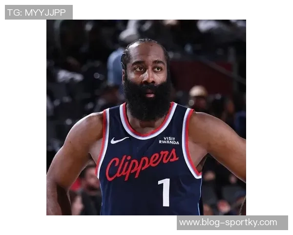 哈登首节表现抢眼送出8助攻3分3篮板助力球队攻防转换 哈登首节表现抢眼送出8助攻3分3篮板助力球队攻防转换