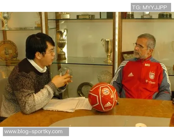 拜仁女足荣获巴伐利亚体育大使称号赞扬其在体育与社会的杰出贡献 拜仁女足荣获巴伐利亚体育大使称号赞扬其在体育与社会的杰出贡献