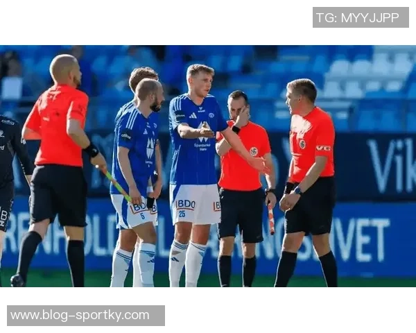 德国裁判茨瓦尔执法切尔西与阿贾克斯对决引发关注 德国裁判茨瓦尔执法切尔西与阿贾克斯对决引发关注